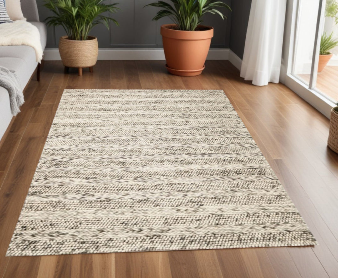 5' X 7'  Wool Grey Area Rug