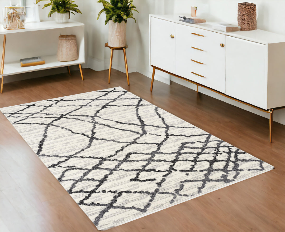 4' X 6' Gray And Black Modern Abstract Area Rug