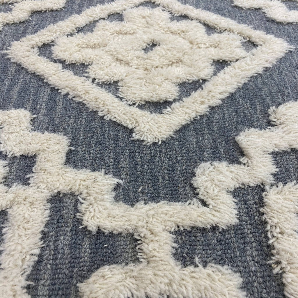 4' Round Gray and Cream Geometric Area Rug