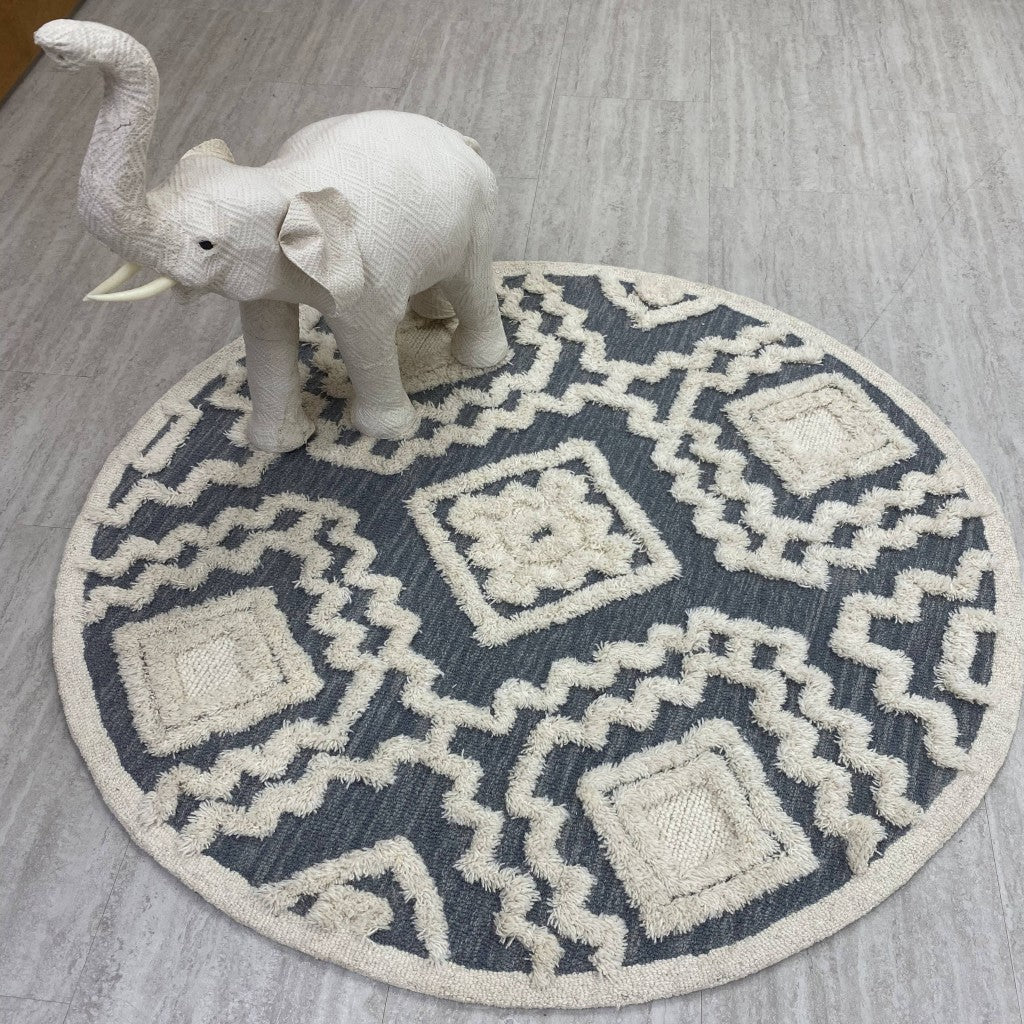 4' Round Gray and Cream Geometric Area Rug