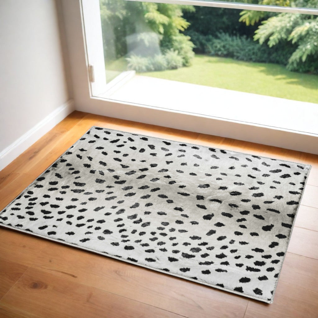 2' X 3' Black Gazelle Print Shag Handmade Non Skid Area Rug