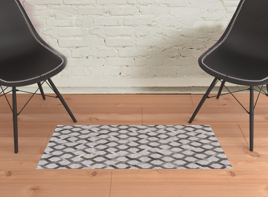 5' X 8' Gray Geometric Hand Woven Area Rug