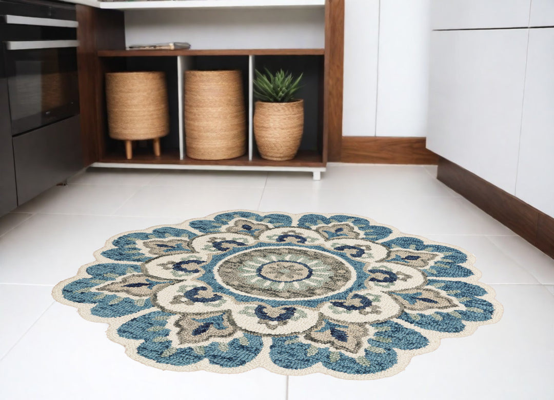 5' Blue and Ivory Round Wool Floral Hand Tufted Area Rug