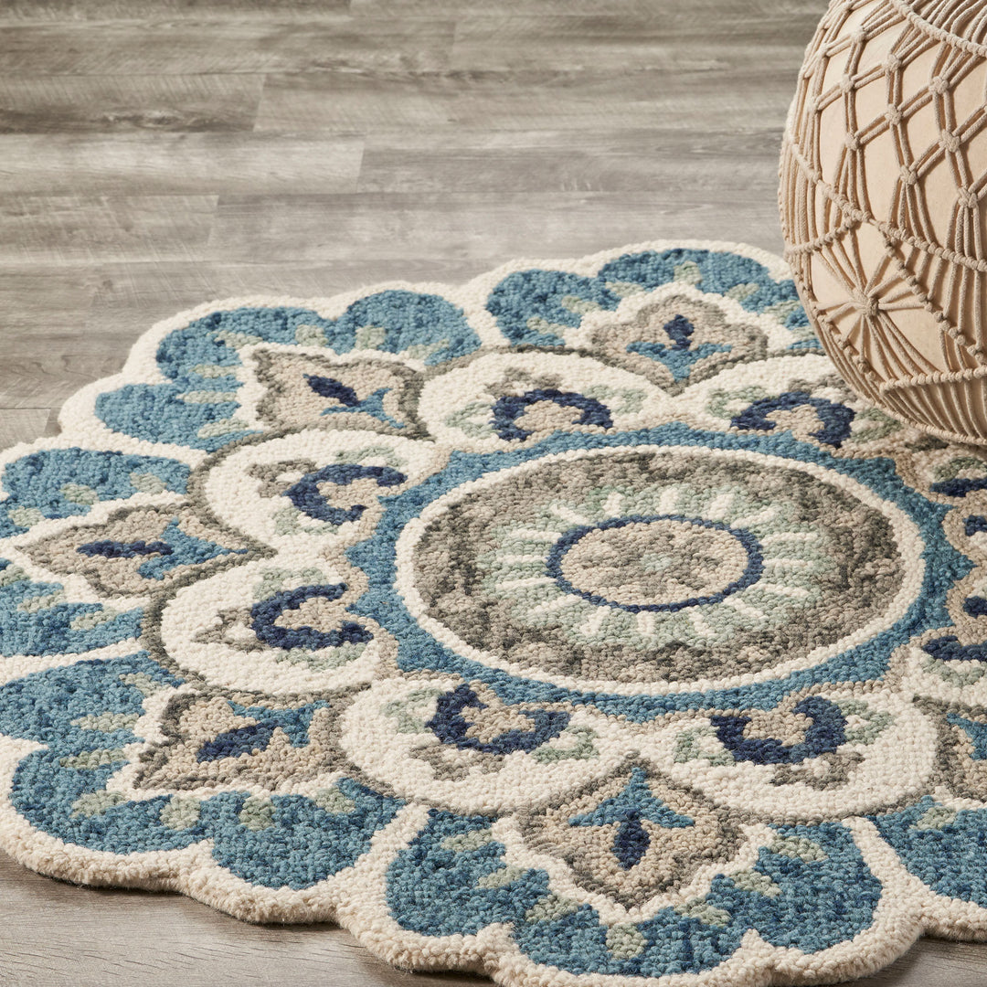 5' Blue and Ivory Round Wool Floral Hand Tufted Area Rug