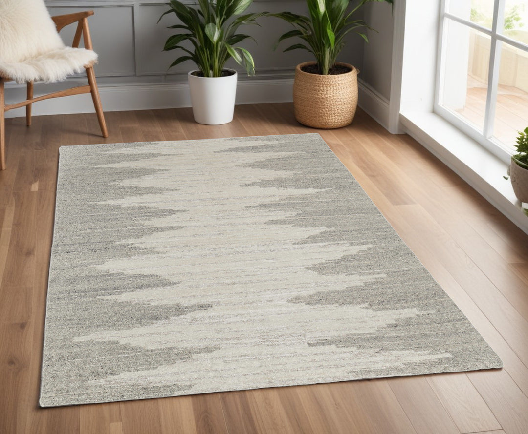 4' X 6' Gray and Ivory Ombre Hand Woven Area Rug