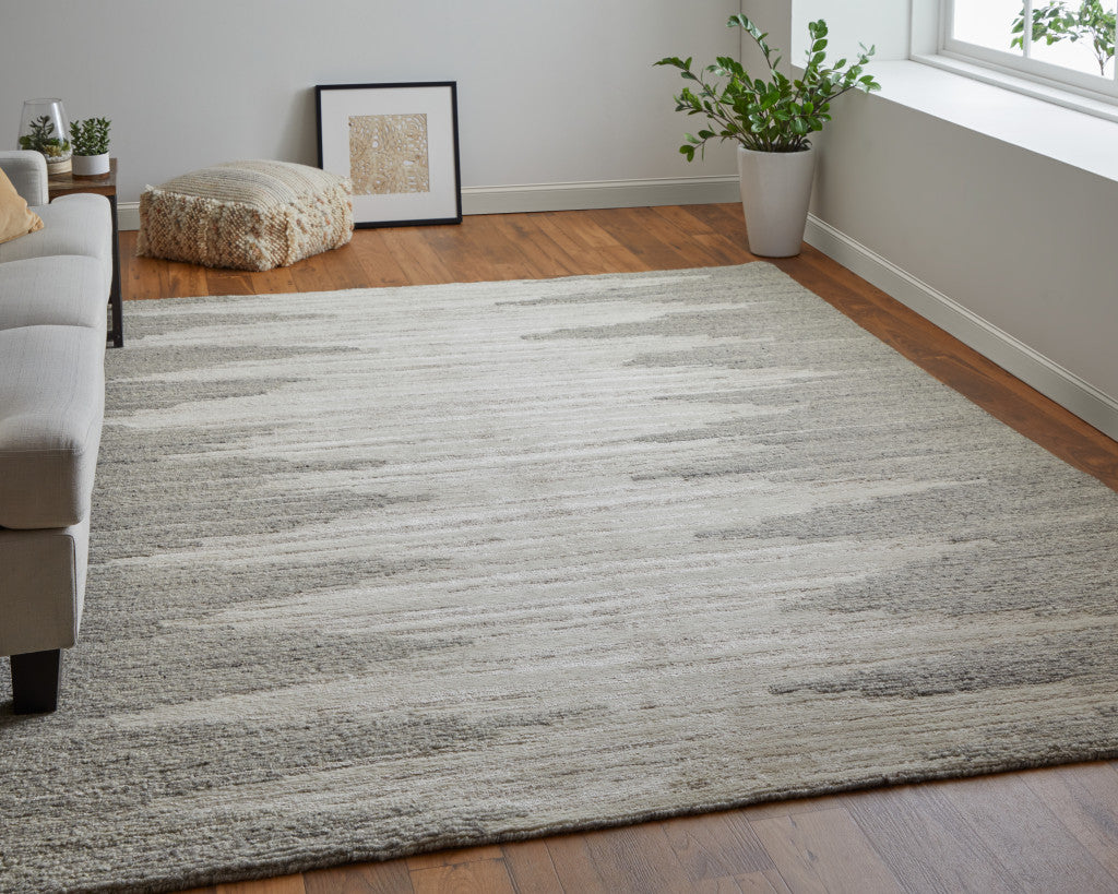 4' X 6' Gray and Ivory Ombre Hand Woven Area Rug