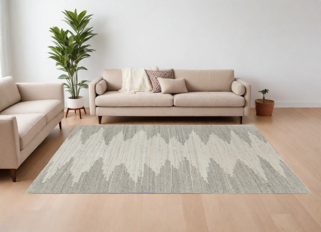 4' X 6' Gray and Ivory Ombre Hand Woven Area Rug